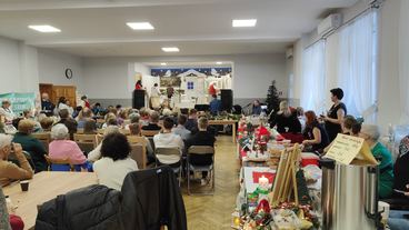 „Z tradycją i ze smakiem” w Ostrówku. Stoiska odwiedziły dziesiątki mieszkańców regionu